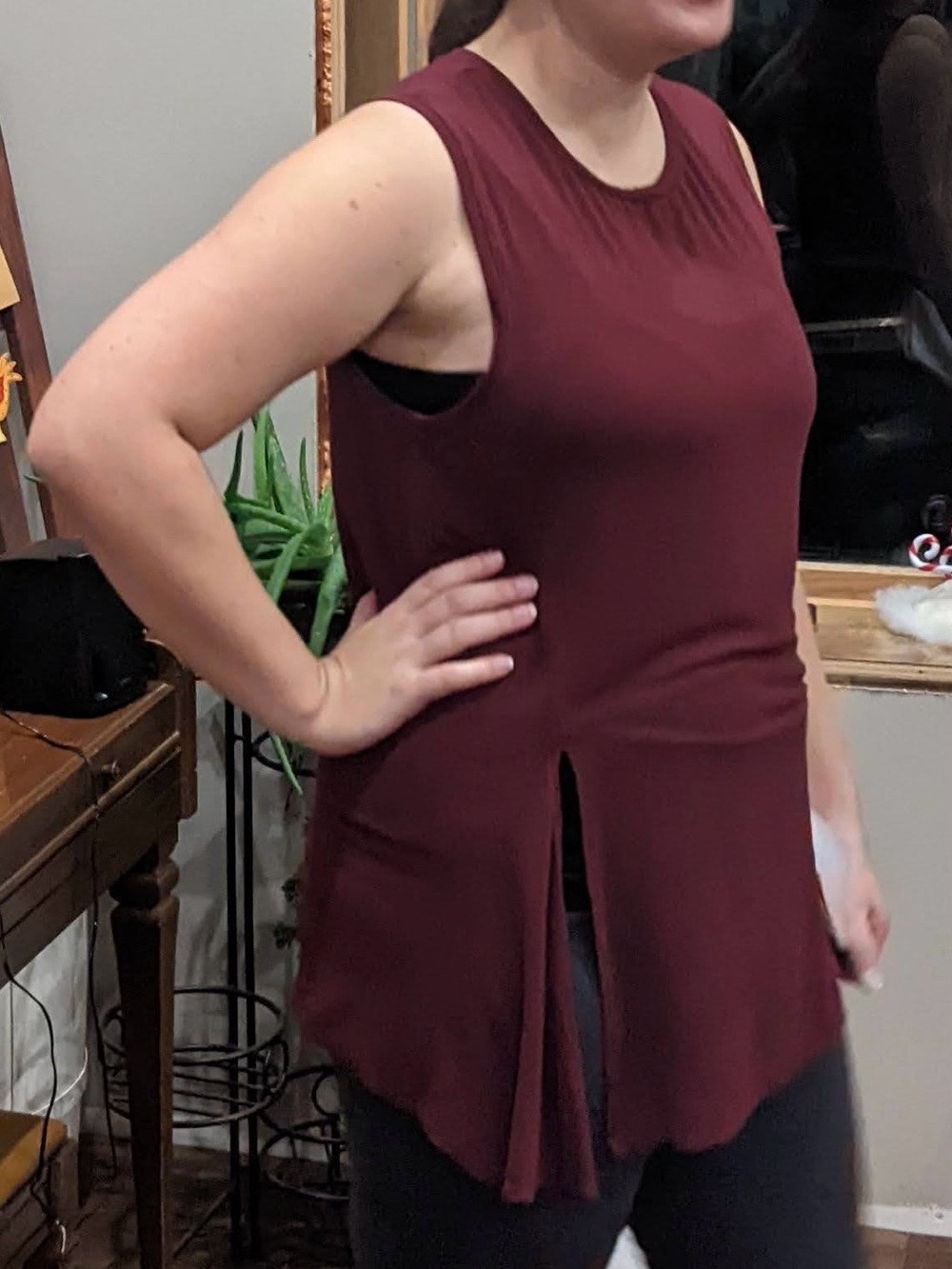 Fabletics Medium Workout Blouse with Slits in Side​ Maroon